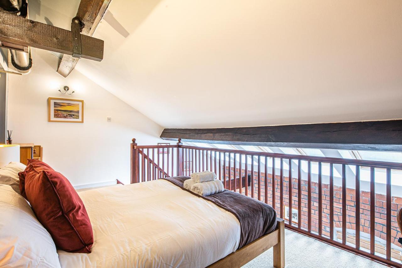 Victoria Quays Warehouse Apartment: Pet-Friendly City Centre Stay Sheffield Exterior photo