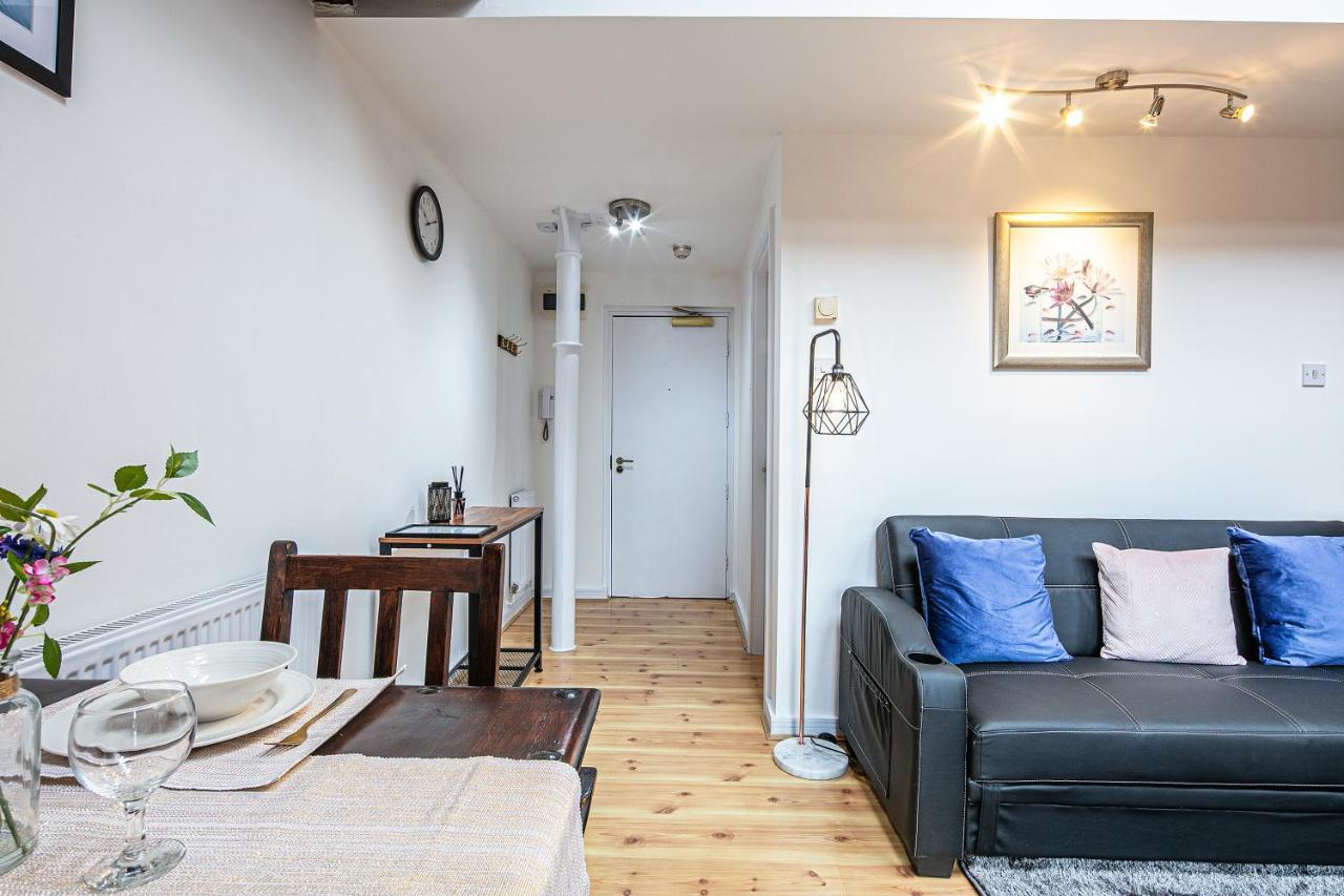 Victoria Quays Warehouse Apartment: Pet-Friendly City Centre Stay Sheffield Exterior photo